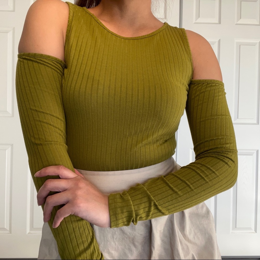 H&M Shoulder-less Top